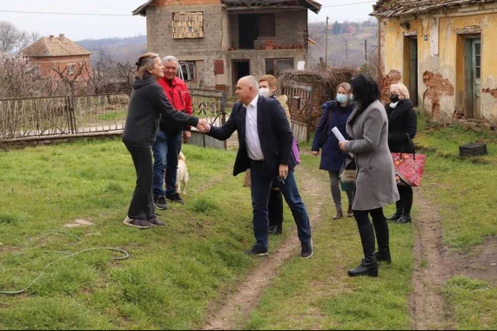 GROCKA RADI NA OČUVANJU SPOMENIKA: Predsednik Opštine na radnom sastanku o obnovi rimske grobnice i Vlajkovićeve kuće