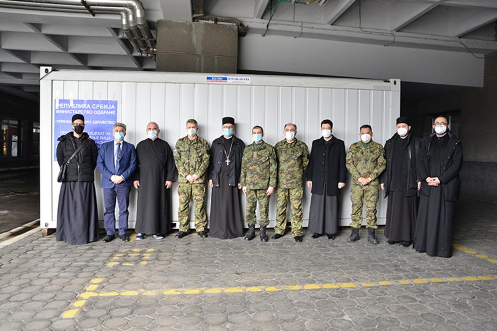 BRIGA ZA BOLESNE: Predstavnici SPC posetili kovid bolnicu u Areni (FOTO)