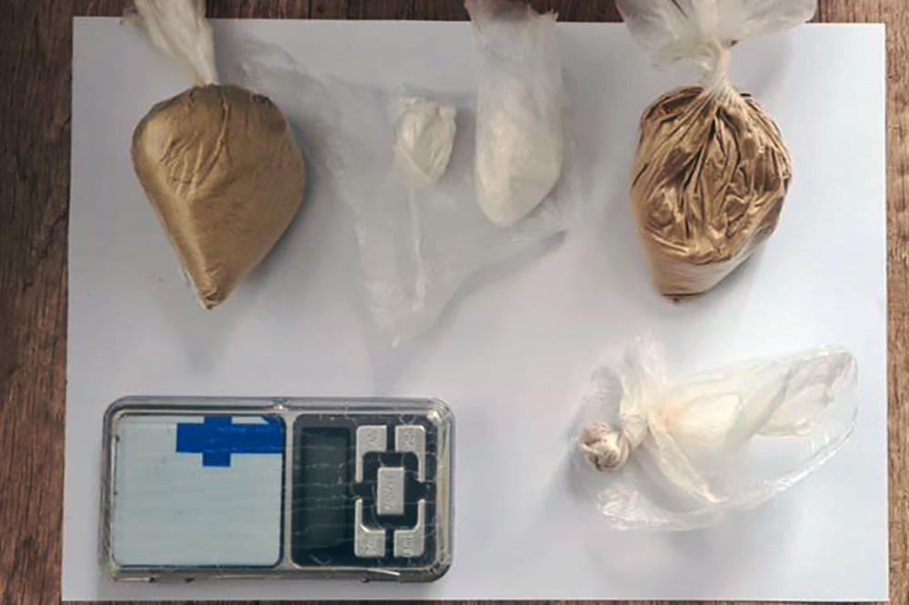 AKCIJA GNEV: Uhapšen diler (39) u stanu su mu pronašli heroin i kokain!