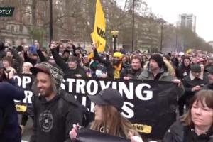 HILJADE LJUDI NA ULICAMA LONDONA: Traže ukidanje mera protiv korone i zaključavanja! Traže slobodu (VIDEO)