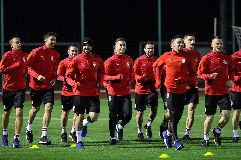 POČINJE BORBA ZA KATAR: Fudbaleri Srbije večeras (20.45) dočekuju Irsku na Marakani