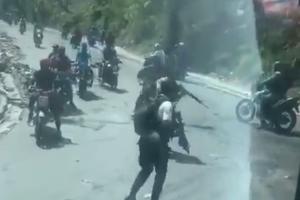 DRAMA NA PUTU! Banditi na motociklima pokušali da OTMU CELU REPREZENTACIJU! (VIDEO)