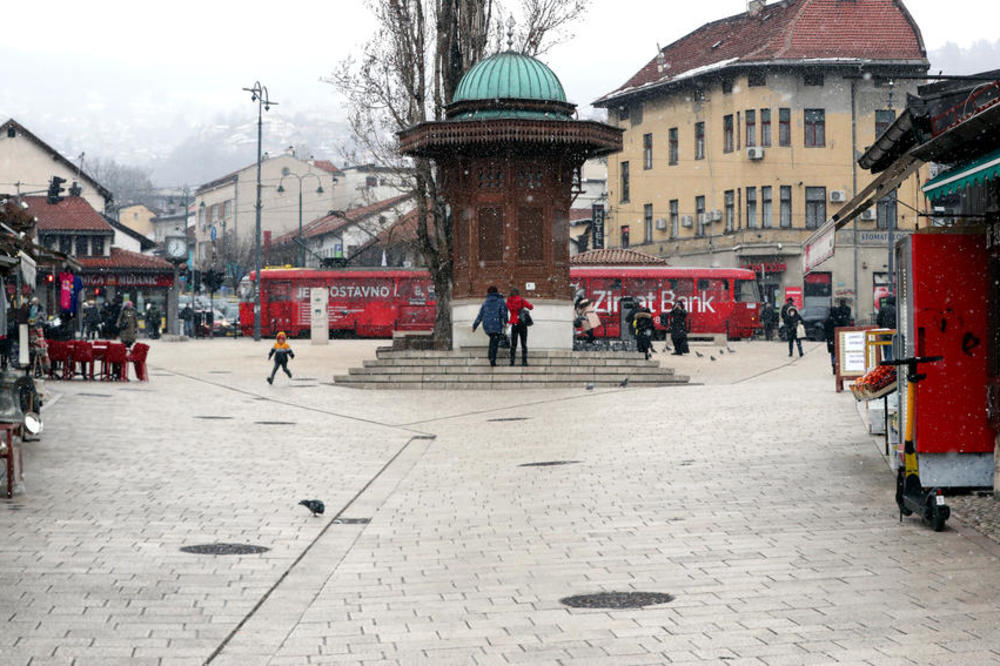 KORONA DRMA VLADU FEDERACIJE BIH: Građani Sarajeva traže smenu Vlade, dali rok do 30. aprila