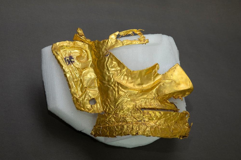 SENZACIONALNO OTKRIĆE U KINI: Pronađena zlatna maska stara 3.000 godina (VIDEO)