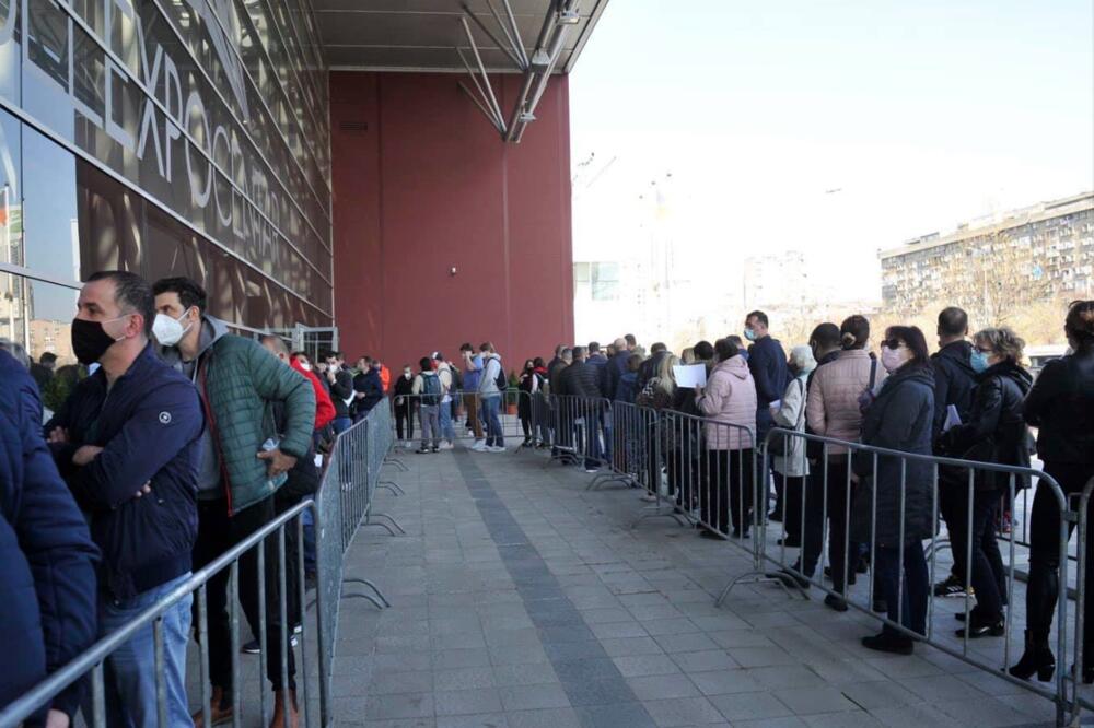 VAŽNO OBAVEŠTENJE ZA STRANE DRŽAVLJANE! Ko hoće da primi vakcinu u Srbiji, ovaj uslov mora da ispuni