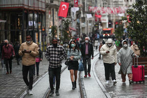 NEMA OPIJANJA U TURSKOJ ZA VREME TOTALNOG ZAKLUČAVANJA: Vlada zabranila prodaju alkohola! Opozicija besna na Erdogana