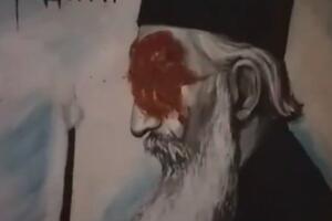 SRBI SRAM VAS BILO, ČUVAJTE PATRIJARHA PAVLA! Unakažen mural u Mirijevu: Građani zgroženi, svi se pitaju ko to može da uradi VIDEO