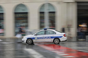 POKOSILA DEVOJČICU (14), PA POBEGLA: Uhapšena žena (38) zbog saobraćajke u Novom Beogradu