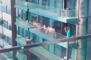 REMETILE MIR: 40 golih žena se fotografisalo na balkonu u Dubaiju, preti im zatvor zbog razvrata