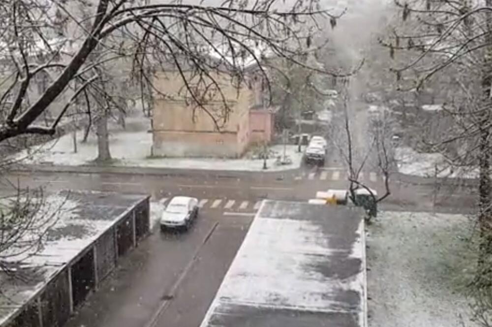 LEDENA OLUJA STIGLA U HRVATSKU: Sneg pada širom zemlje, saobraćaj u haosu a u Dalmaciji se pripremaju za buru (VIDEO)