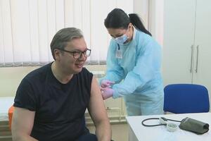 PREDSEDNIK SRBIJE SUTRA U 11 PRIMA 3. DOZU: Vakcinisaće se na Beogradskom sajmu
