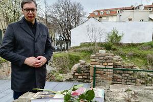 ISTORIJSKI DOGAĐAJ ZA SRPSKU KULTURU Vučić je prvi predsednik koji je obišao Kosančićev venac i mesto gde je spaljena BIBLIOTEKA