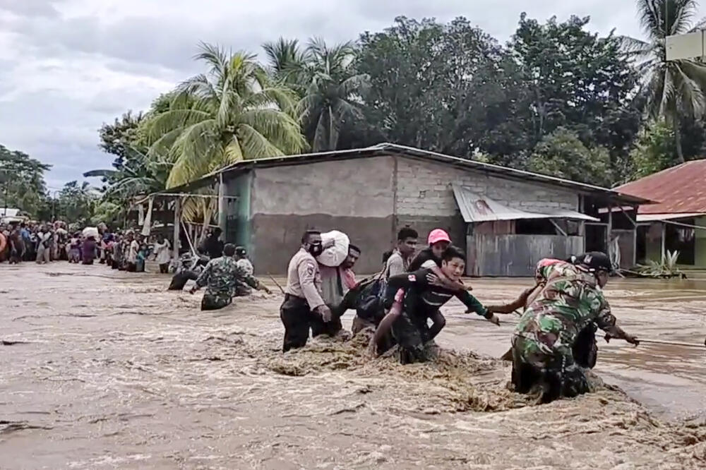 STRAVIČNO Broj žrtava u Indoneziji porastao na više od 150! (FOTO)