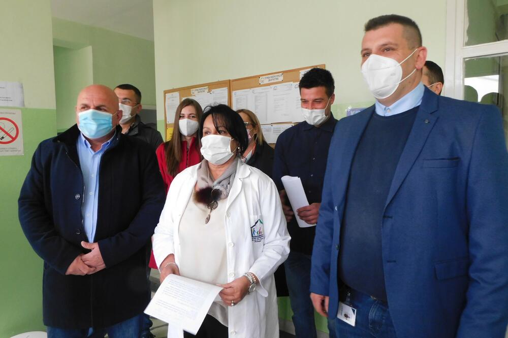 DOBILI LABORATORIJU ZA PCR TESTIRANJE: Vredan poklon Amerikanaca lozničkom Domu zdravlja (FOTO)