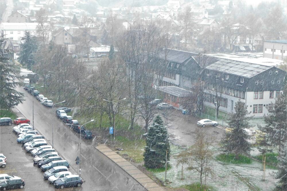 APRILSKA VEJAVICA: Sneg kad mu vreme nije u Loznici