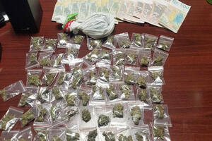 PAO DILER U BEOGRADU: Policija mu u autu našla 62 kesice marihuane i novac