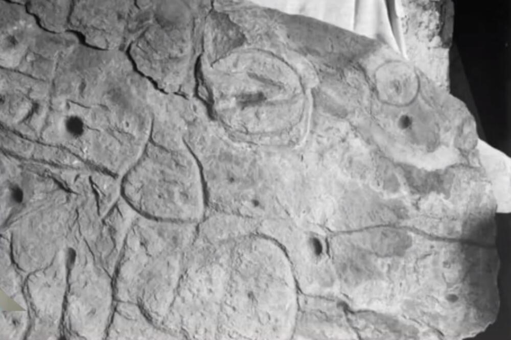 DA LI JE OVO NAJSTARIJA MAPA U EVROPI? Kamena ploča stara 4.000 godina detaljno prikazuje jednu oblast u Francuskoj