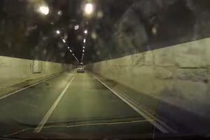 BAHATA VOŽNJA KOD JABLANICE: Prvo preticao na punoj liniji, a onda i u tunelu VIDEO