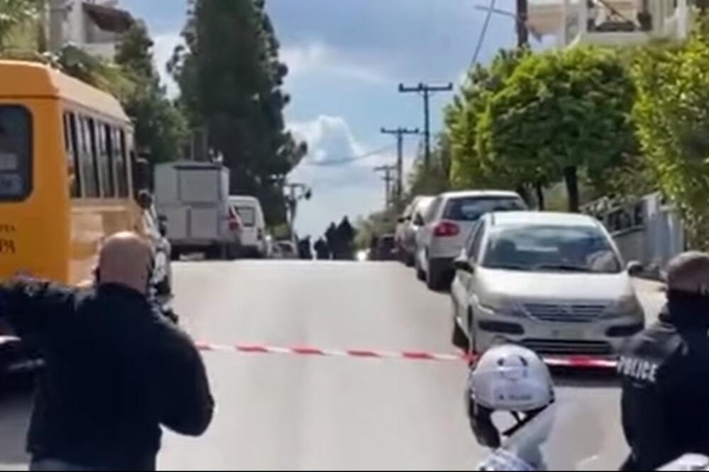 IZREŠETAN ČUVENI GRČKI NOVINAR KAO U MAFIJAŠKIM FILMOVIMA: Jorgosa zaskočile ubice sa motora ispred kuće usred dana! VIDEO