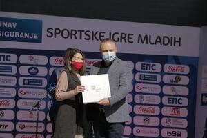 NOVA SEZONA SPORTSKIH IGARA MLADIH KRENULA IZ PRIBOJA: Svečana ceremonija održana je na bini ispred Osnovne škole Vuk Karadžić