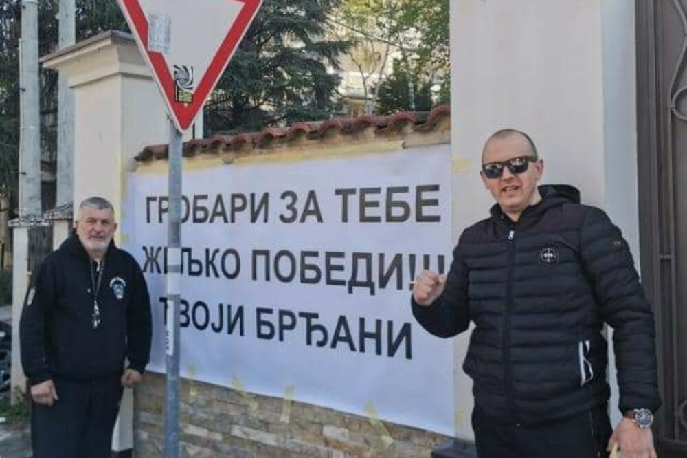 POBEDIO NAJTEŽU BITKU! Predsednik RK Partizan preležao koronu, a ispred bolnice ga sačekao transparent Grobara! FOTO