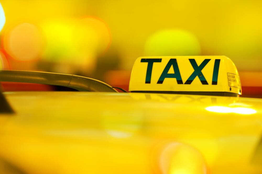 VOZIO POD DEJSTVOM DROGE: Podneta prekršajna prijava protiv taksiste iz Subotice