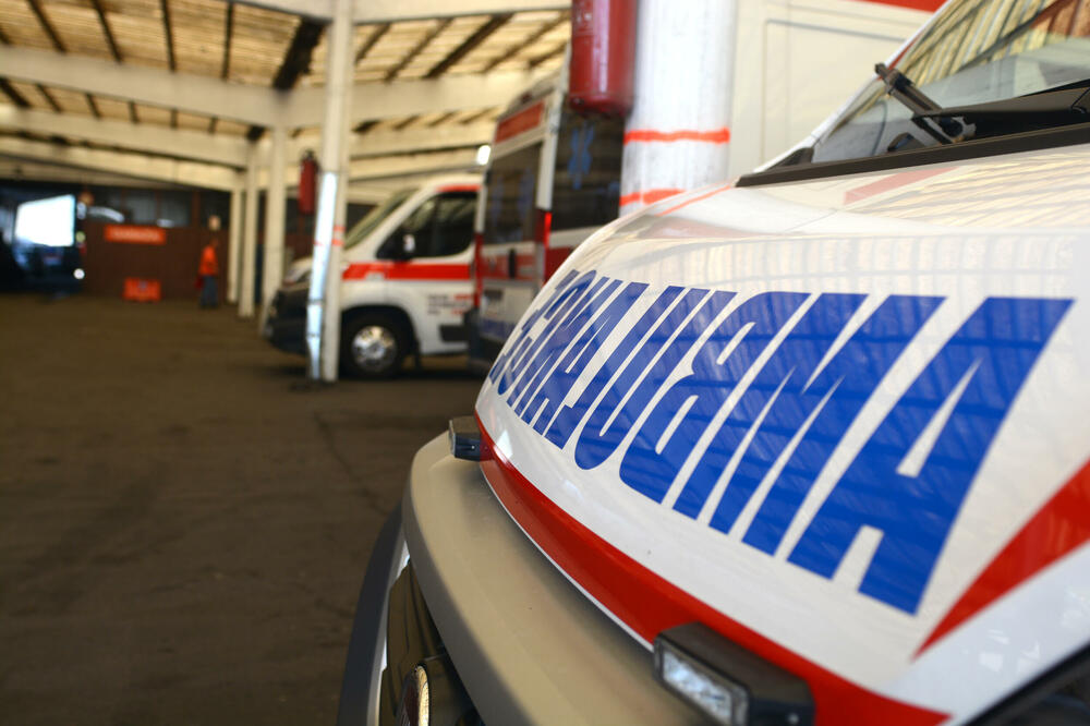 TEŠKO VEČE U BEOGRADU: U 2 saobraćajne nesreće povređeno dvoje pešaka, oboje prevezeni u Urgentni centar