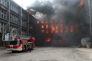 TRAGEDIJA U MOSKVI, PETORO POGINULO: Vatra buknula u zavarivačkoj radnji! Posle eksplozije plamen se proširo na dva sprata
