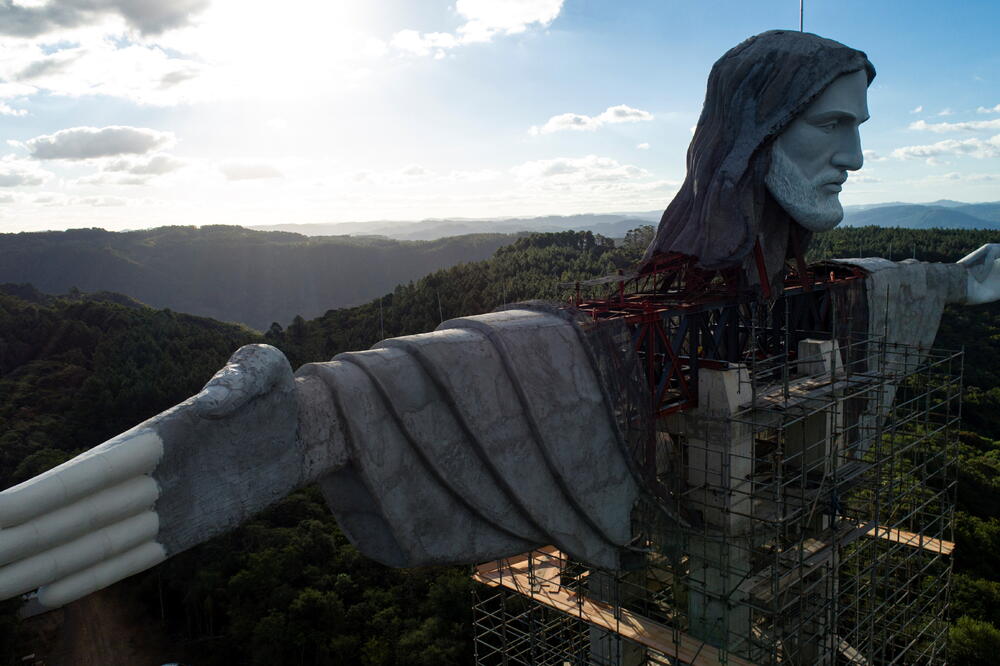 BRAZIL GRADI JOŠ JEDNOG HRISTA Ovo su najpoznatije statue Isusa u svetu! (FOTO)