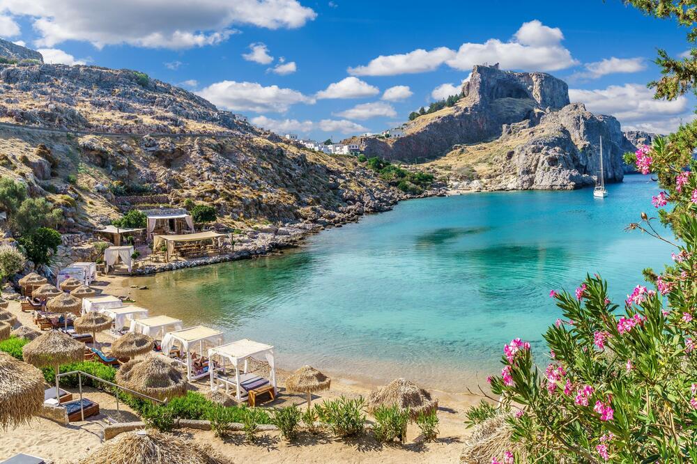 DETALJNA PROGNOZA ZA LETO U OMILJENIM LETOVALIŠTIMA SRBA: Evo kakvo će vreme biti u Grčkoj, a gde će bura hladiti more sve do jula