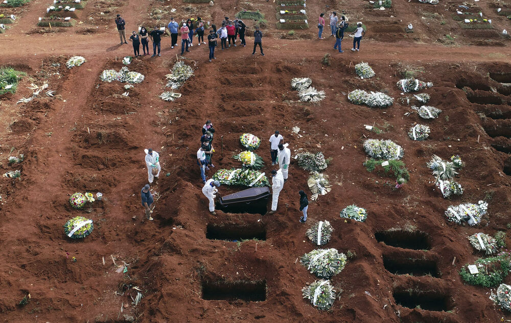 Groblja u Brazilu su prepuna preminulih od korone