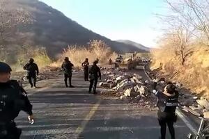 NARKO KARTEL DRONOVIMA I EKSPLOZIVOM NAPAO POLICIJU: U Meksiku kao na ratištu! Poprište kod rodnog grada El Menča! VIDEO