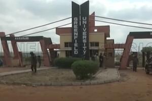 NAORUŽANI UPALI NA UNIVERZITET I OTELI STUDENTE U NIGERIJI: Ubijen zaposleni, 20 đaka se nije pojavilo na prozivci! VIDEO