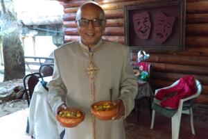INDIJAC ROJ VEĆ 40 GODINA ŽIVI U NIŠU: Otišao u penziju, pa KUVA svakome ko voli indijsku hranu FOTO