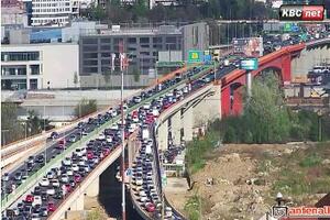 KOLAPS U BEOGRADU: Kolone automobila na mostovima, na Gazeli vozila mile!