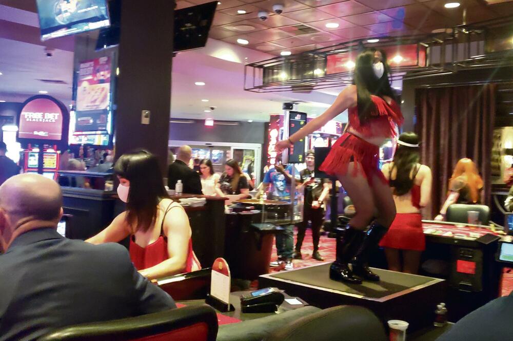 KORONA UTIČE I NA STRIPTIZETE: Las Vegas se otvara, ali postoje posebna pravila i za striptiz barove!