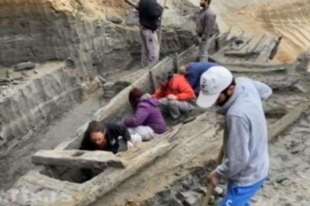 SPEKTAKULARNO OTKRIĆE KOD KOSTOLCA: Na dubini od 7 metara srpski arheolozi našli NEPROCENJIVO BLAGO! FOTO