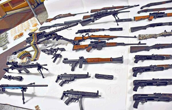 Arsenal oružja zaplenjen u Ritopeku