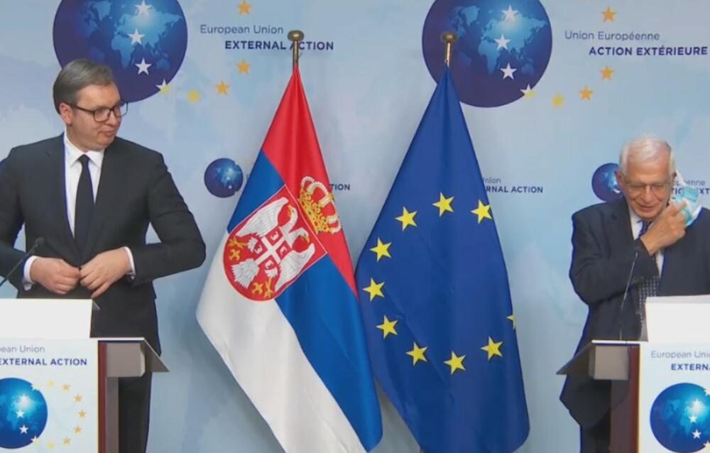 Aleksandar Vučić, Đozep Borelj
