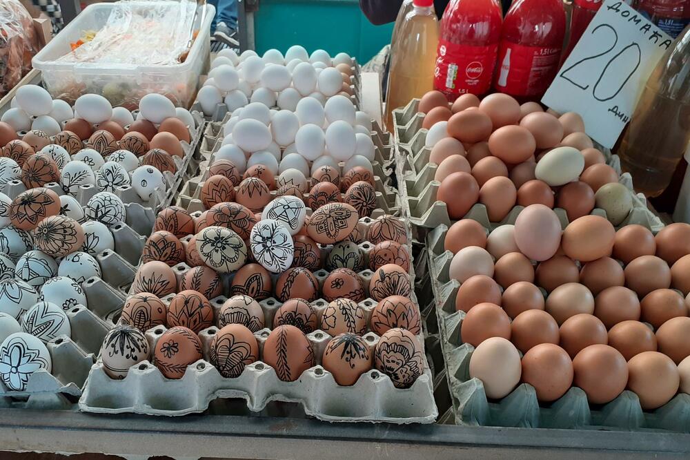 JAJA NA PIJACI TRI PUTA SKUPLJA NEGO U PRODAVNICI! Cena domaćih jaja na pijaci po komadu 20-30 dinara, a u marketima 7-10 dinara