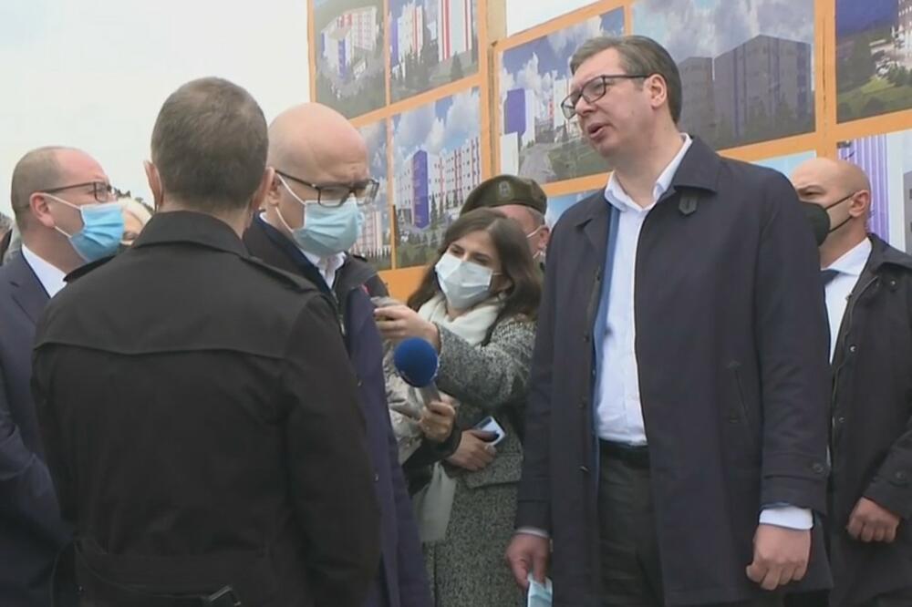 VUČIĆ NAJAVIO SKORO POPUŠTANJE MERA Radiće ugostitelji ali se razmimoilazimo da li samo za vakcinisane ili za sve! VAKCINIŠITE SE