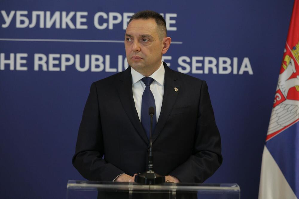 MINISTAR VULIN PORUČIO KRIVOKAPIĆU: Na zdravlje mu bile vakcine iz Srbije, a na čast čestitke Kurtiju