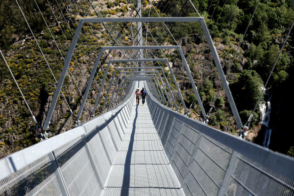 Portugalija, viseći most, najduži most