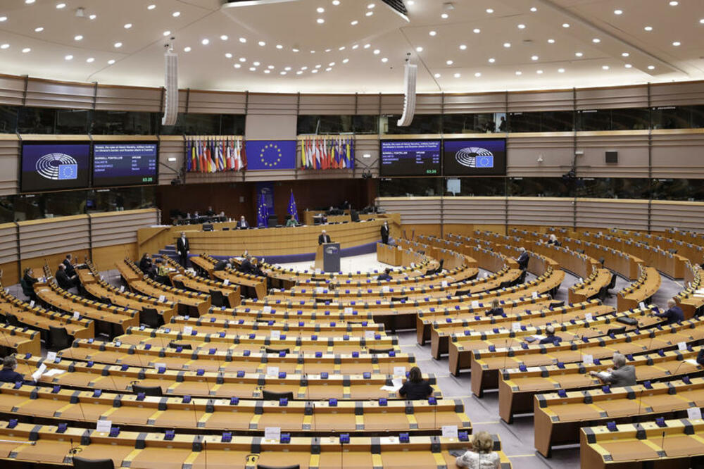 SKANDAL U BRISELU: Uhapšena dva poslanika Evropskog parlamenta