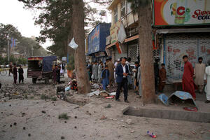 STRAVIČNA EKSPLOZIJA U AVGANISTANU: Najmanje 27 mrtvih i 60 povređenih od automobila bombe!