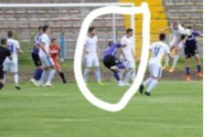 SPORNI PENAL IZ DRUGOG UGLA: Zbog ovoga su fudbaleri Radničkog iz Pirota posedali na teren i prekinuli utakmicu VIDEO