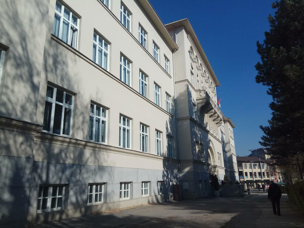 gimnazijalke iz Vranja, Gimnazija Vranje