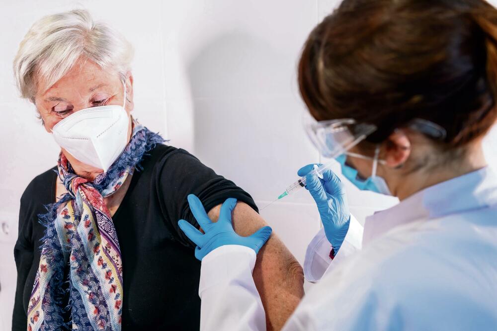 KRALJEVO: Treću dozu vakcine protiv korone primilo skoro 18.000 građana