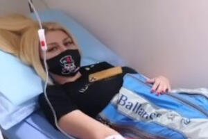 SANDRA OBRADOVIĆ NA KLINICI: Manekenka sa iglom u ruci u bolničkom krevetu, a objasnila je šta je RAZLOG! (FOTO)
