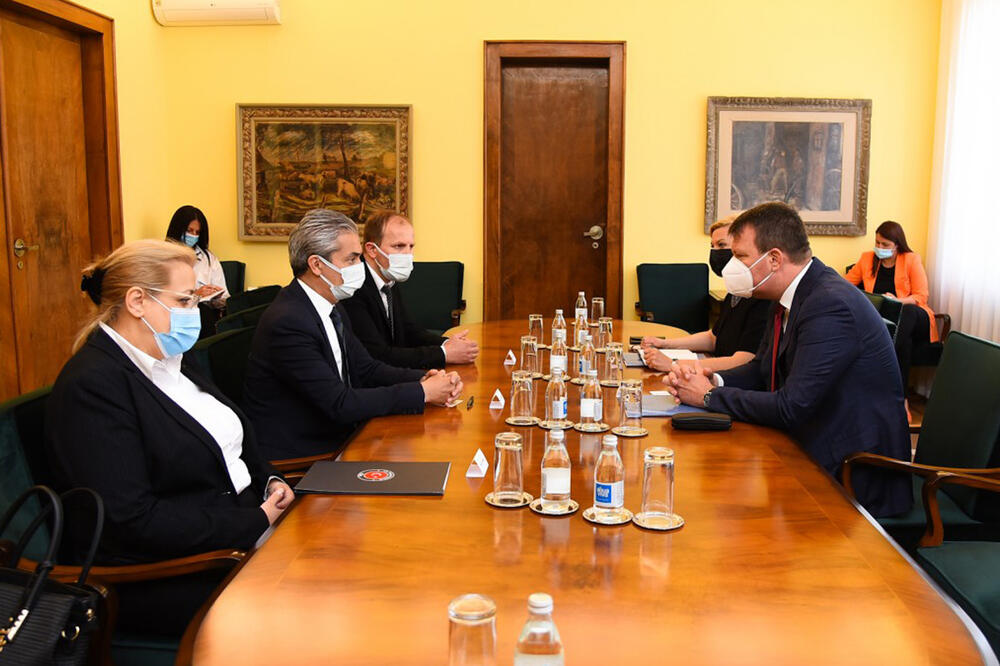Mirović i ambasador Turske o proširenju privredne saradnje